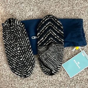 Brand new bomba gripper slippers